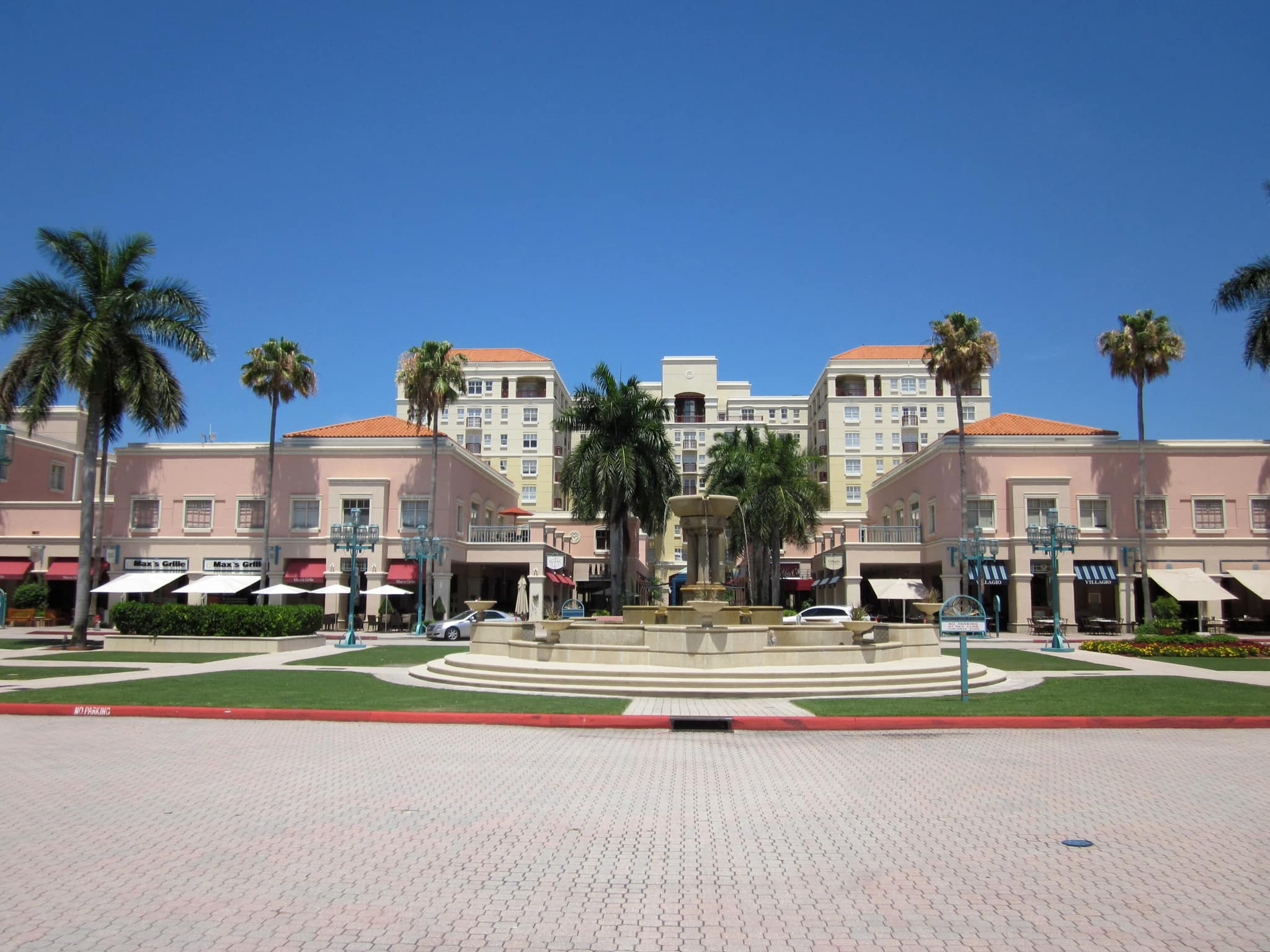 The fountain and residences at Mizner Park, Boca Raton