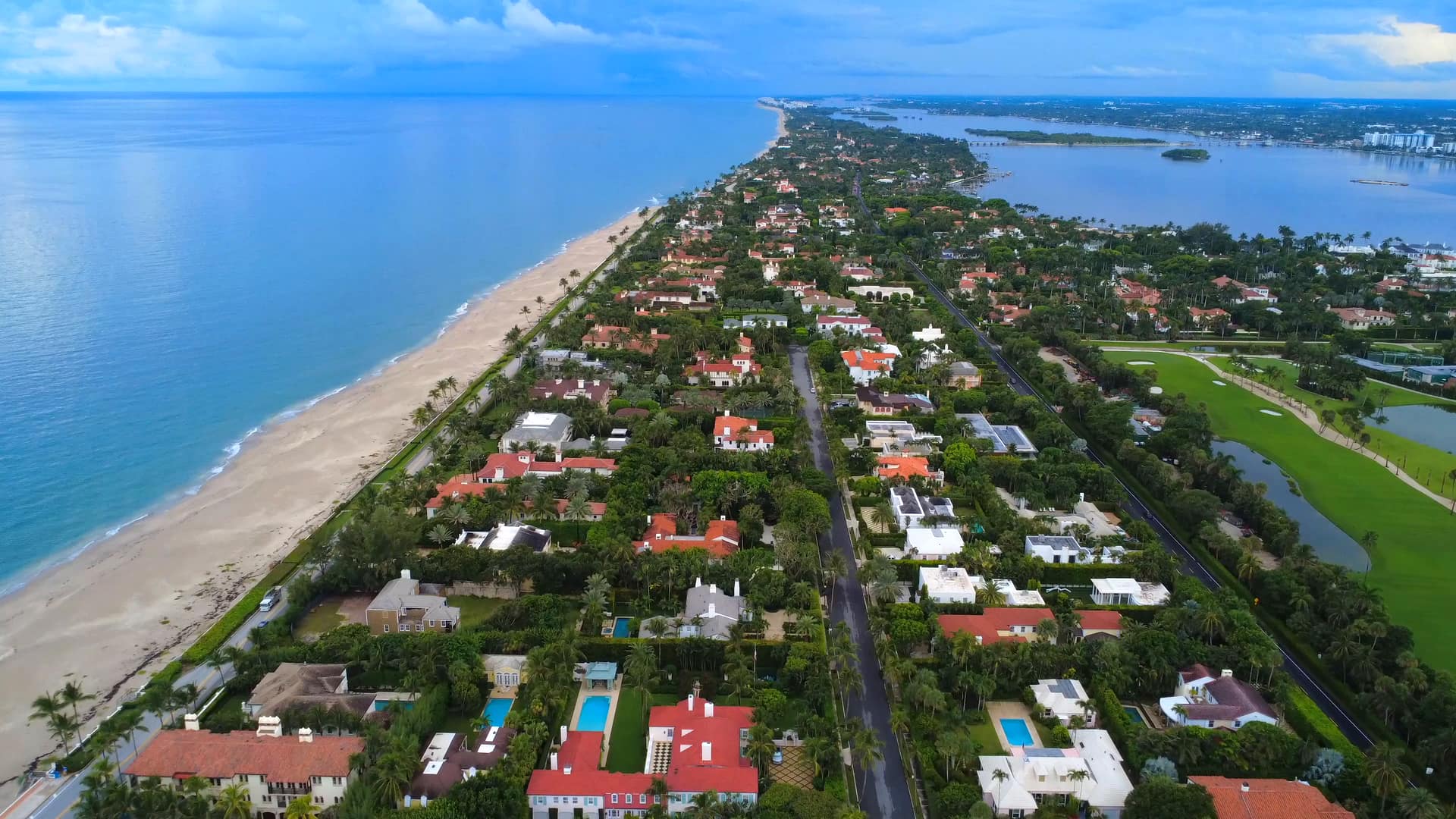 South Ocean Boulevard and the Palm Beach Country Club from the air, with the Lake Worth Lagoon beyond